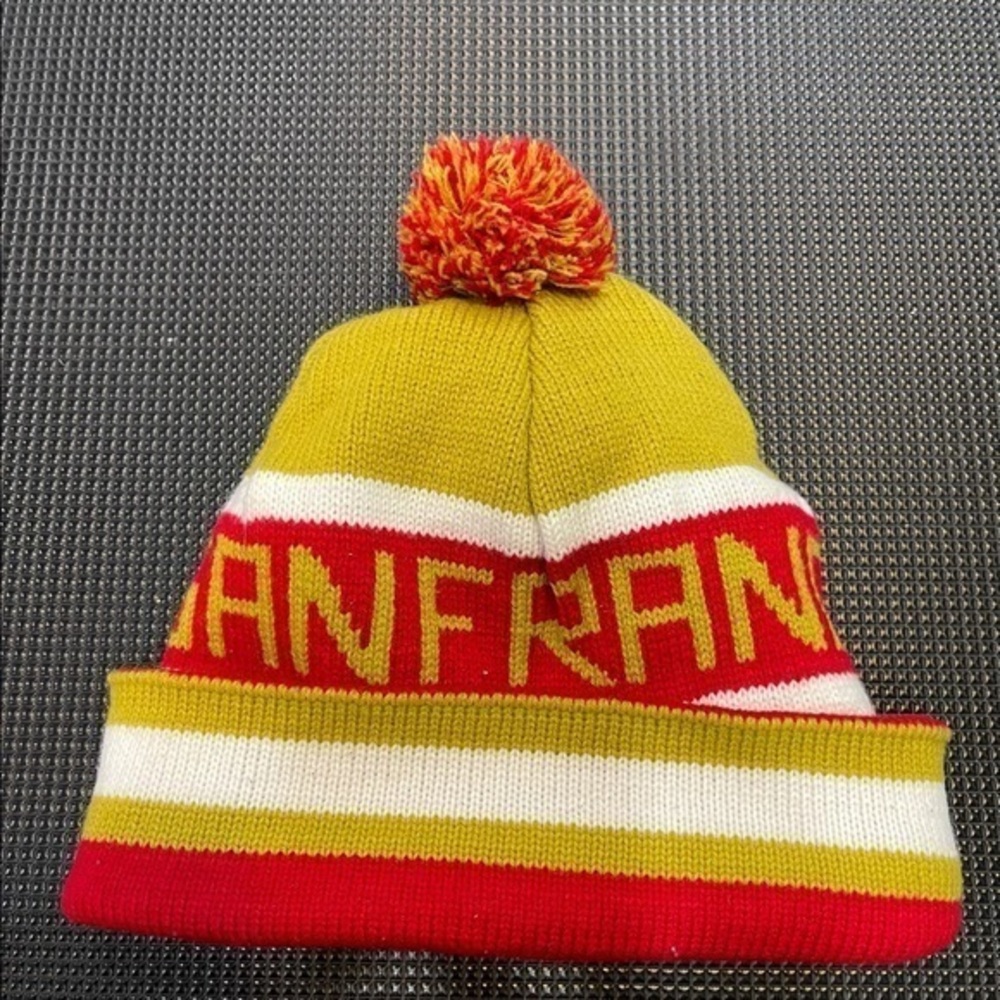 San Francisco Winter Pom Pom Beanie Hat